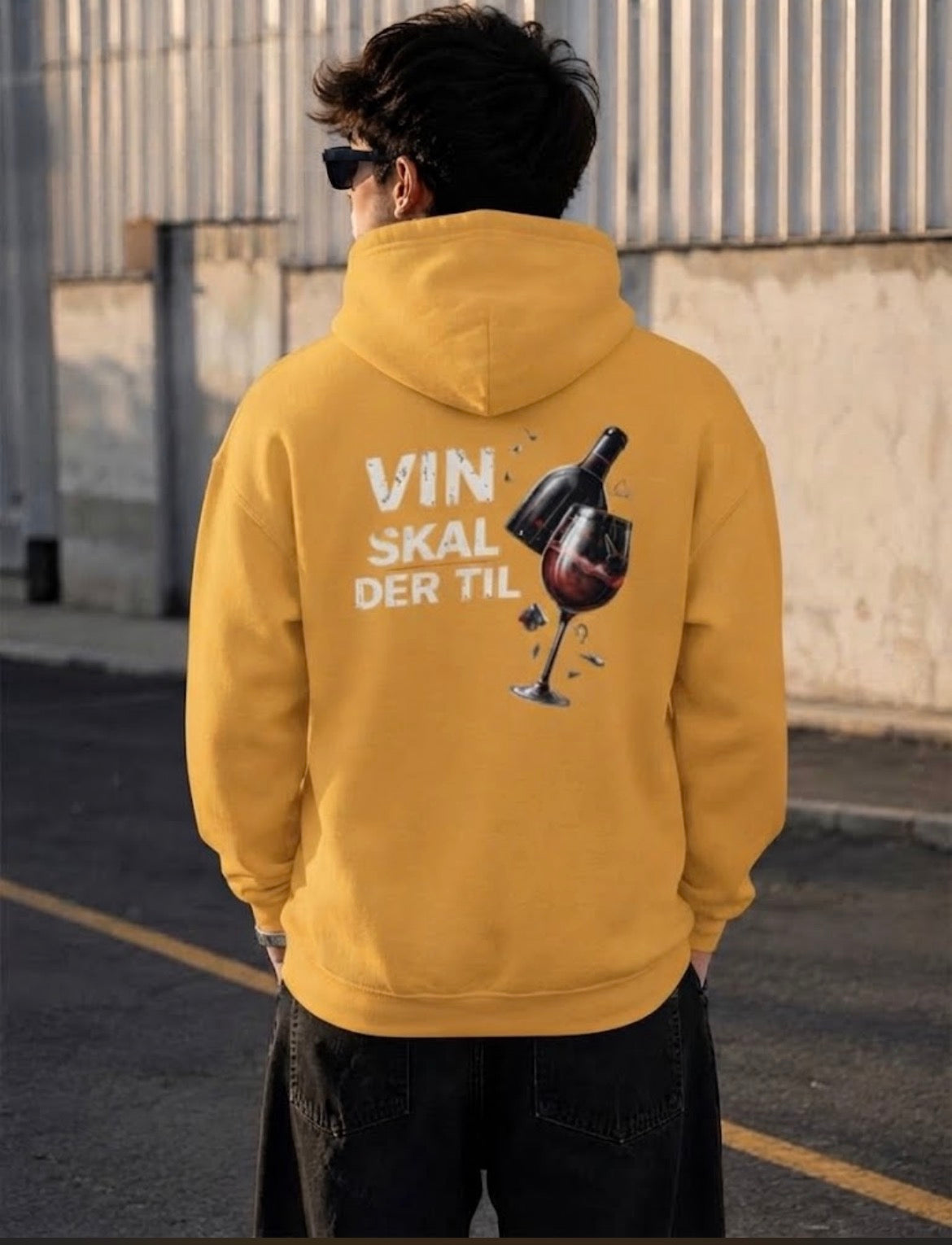 Vin skal der til
 Hoodie