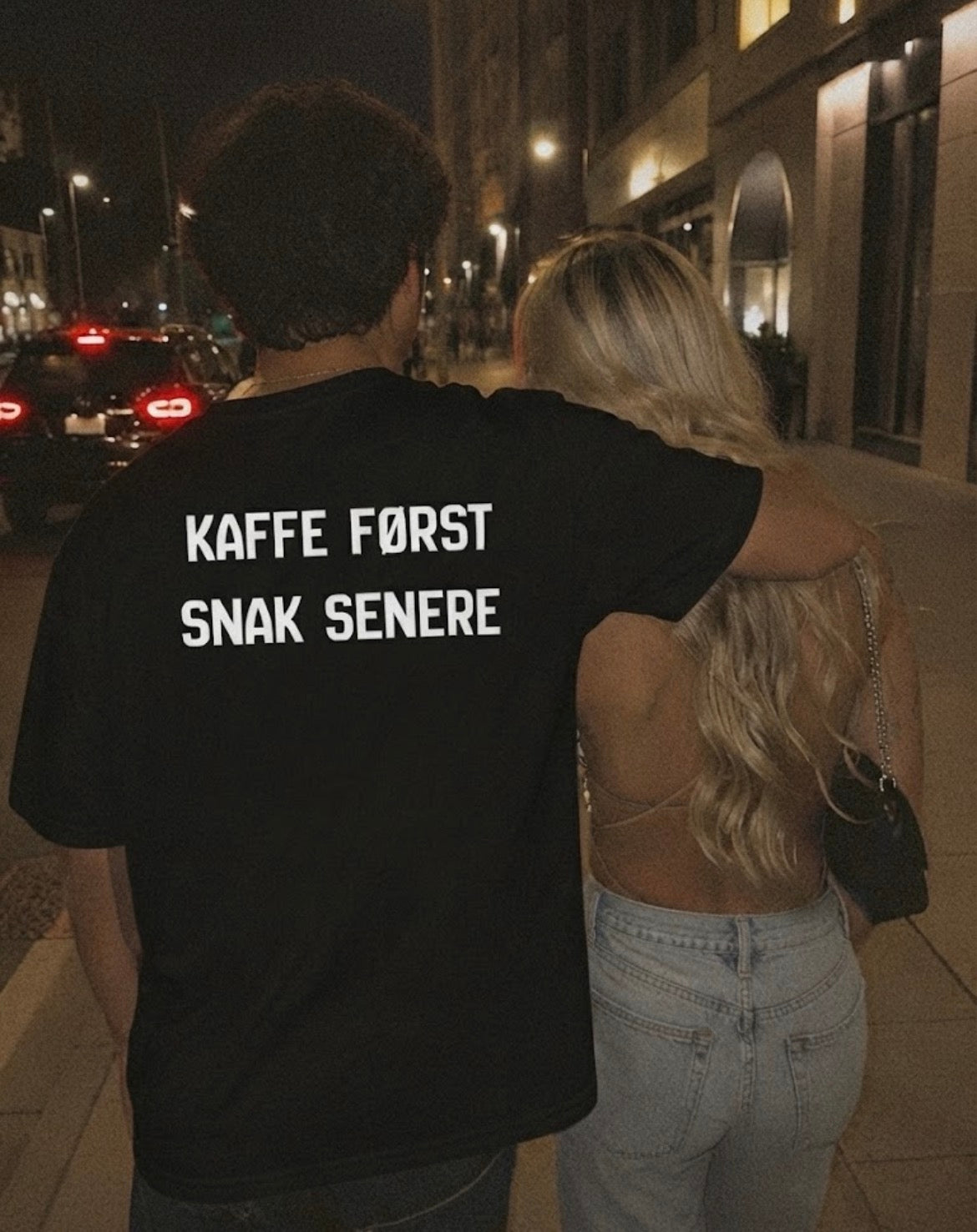 Kaffe først. Snak senere  tee