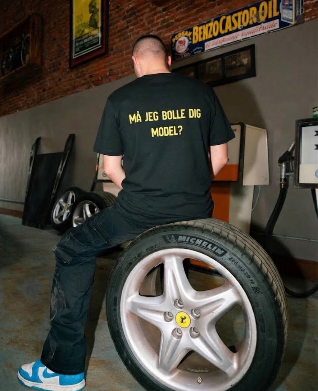 Må jeg bolle dig model ? Tees