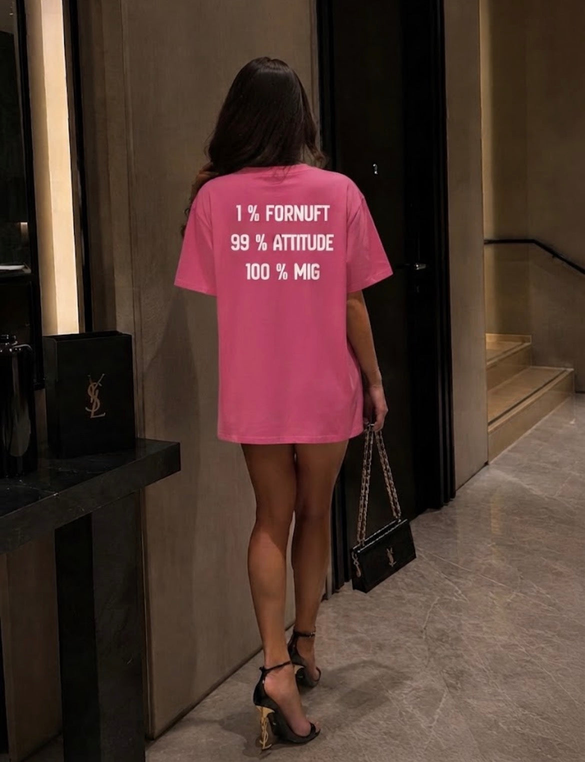 1 % fornuft 99 % attitude 100 % mig  Tees