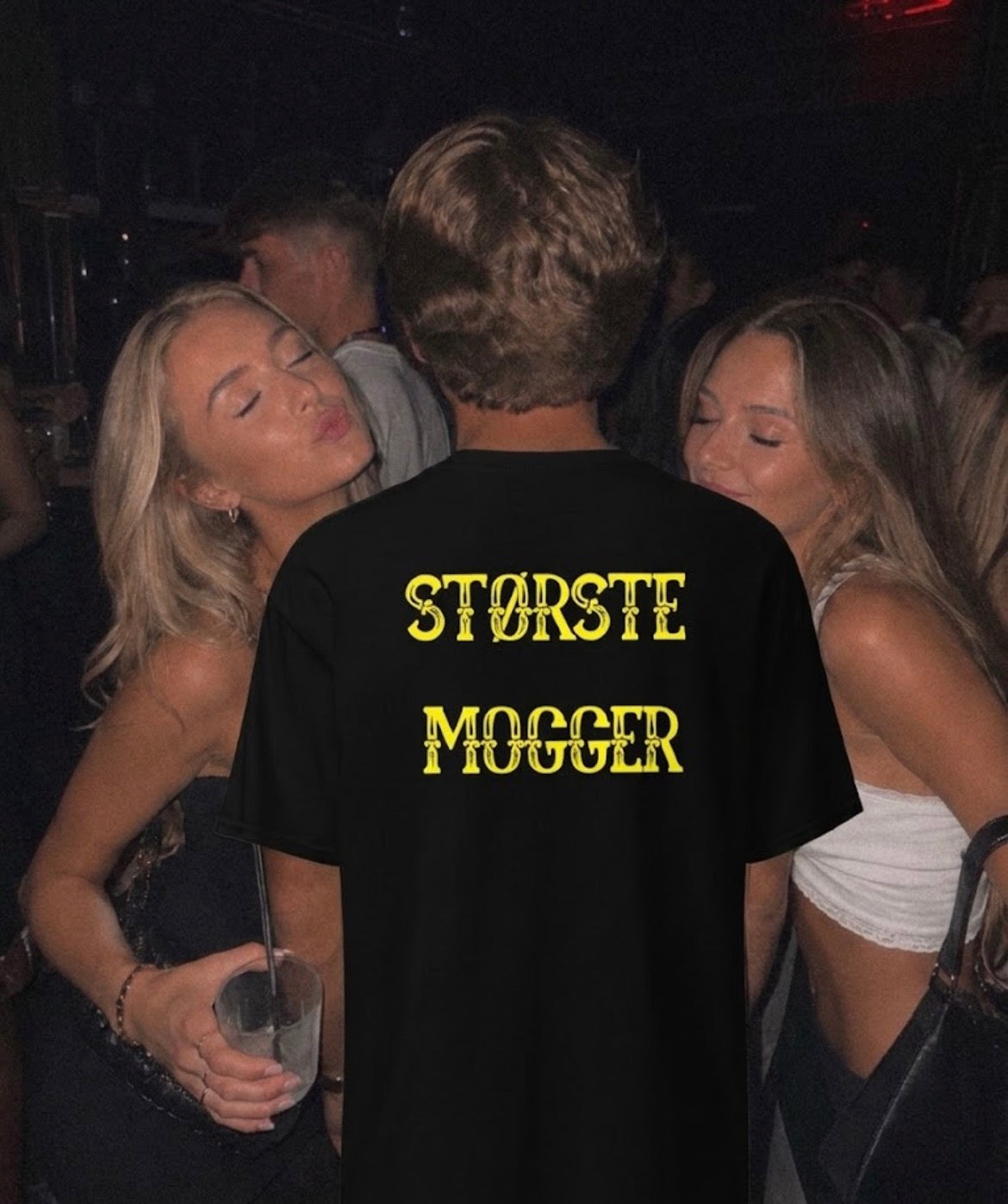 STØRSTE MOGGER Tees