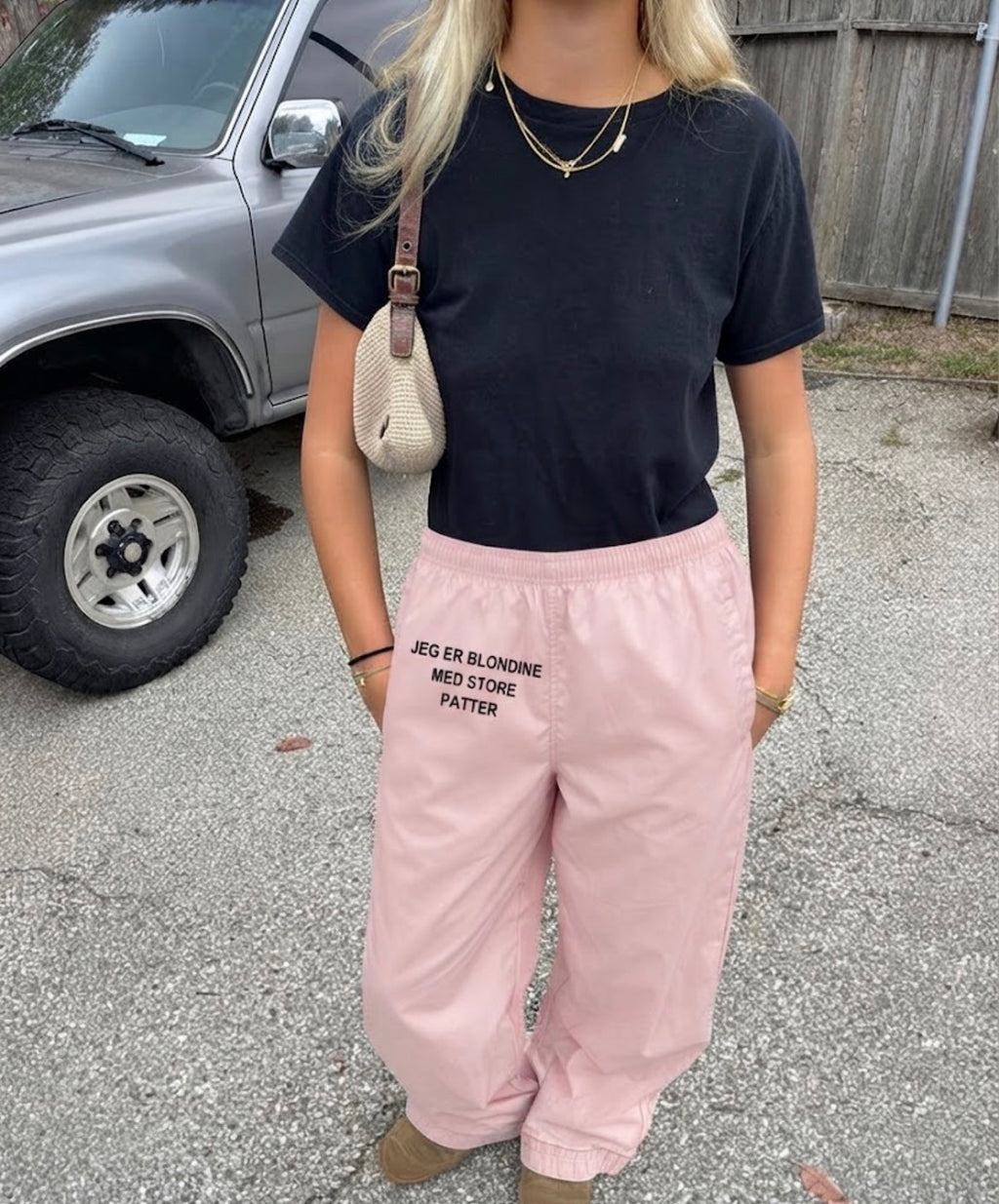 Jeg er blondine med store patter pants