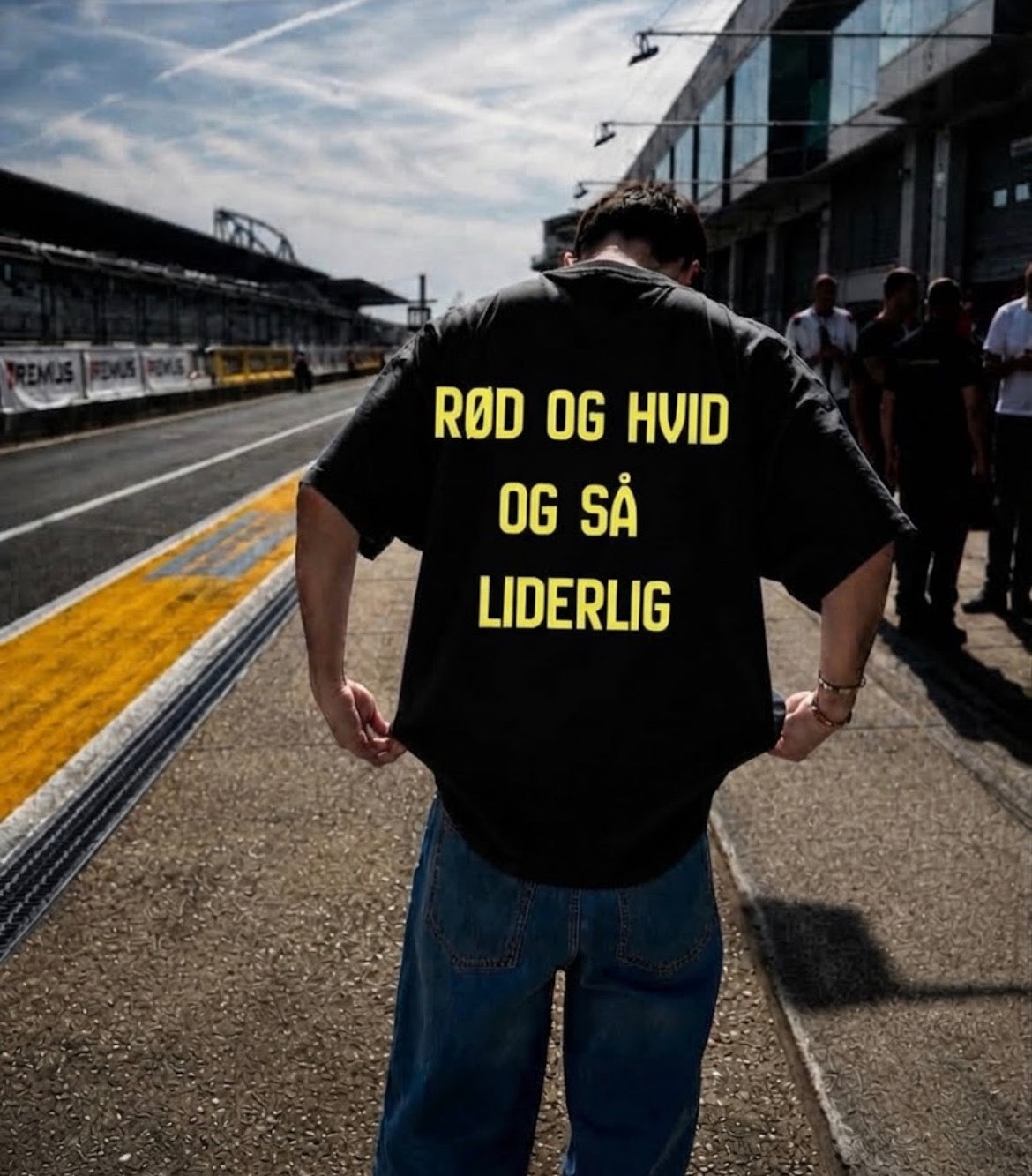 Rød og hvid og så liderlig tees
