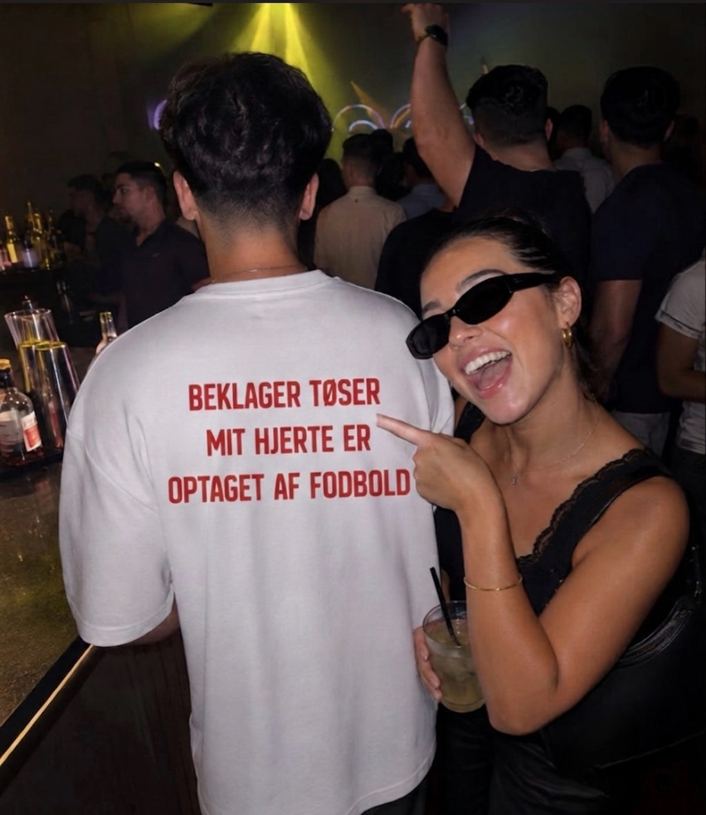 Beklager tøser mit hjerte er optaget af fodbold Tees