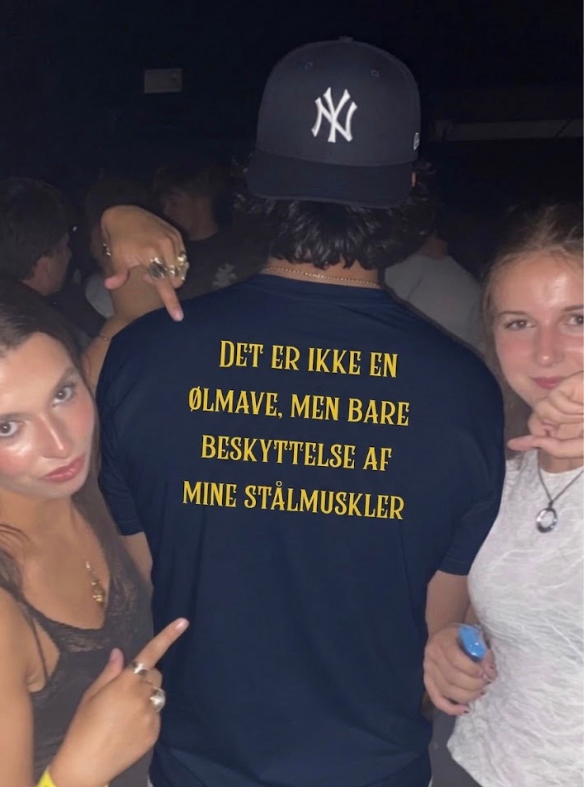 Det er ikke en ølmave, men bare beskyttelse at mine stålmuskler tees