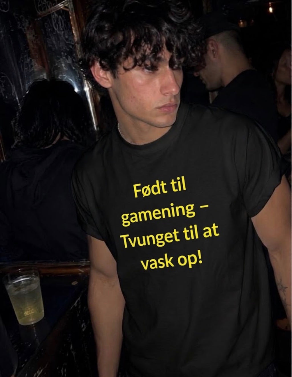 Født til gamening-Tvunget til at vask op! Tees