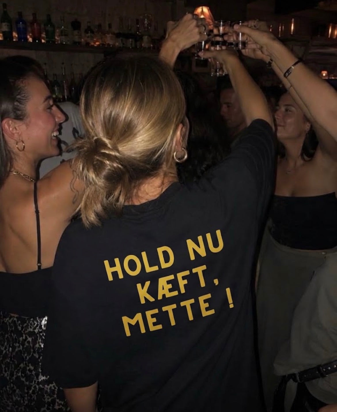 Hold nu kæft, Mette ! Tees